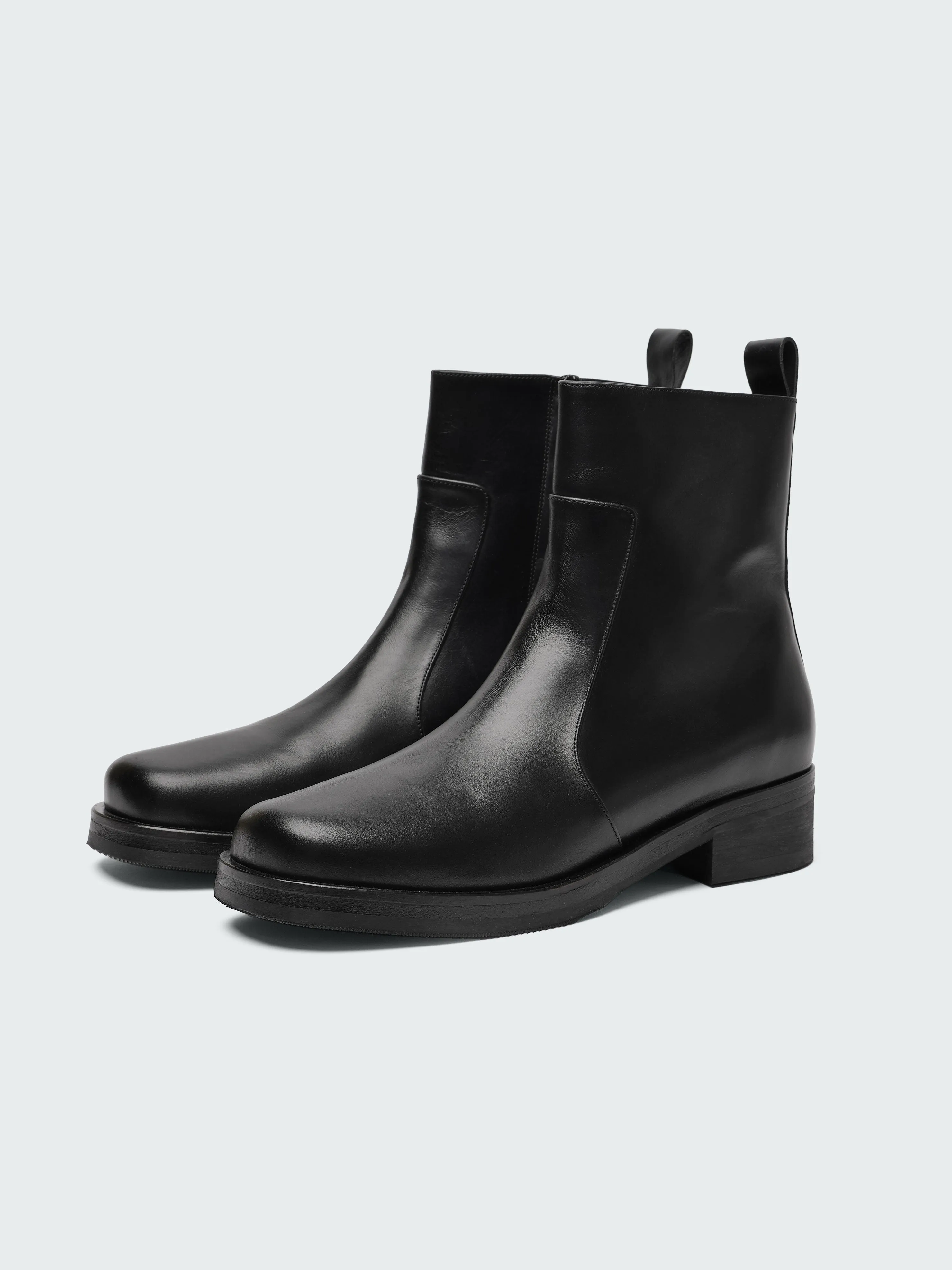 Men's Square Boot in Black