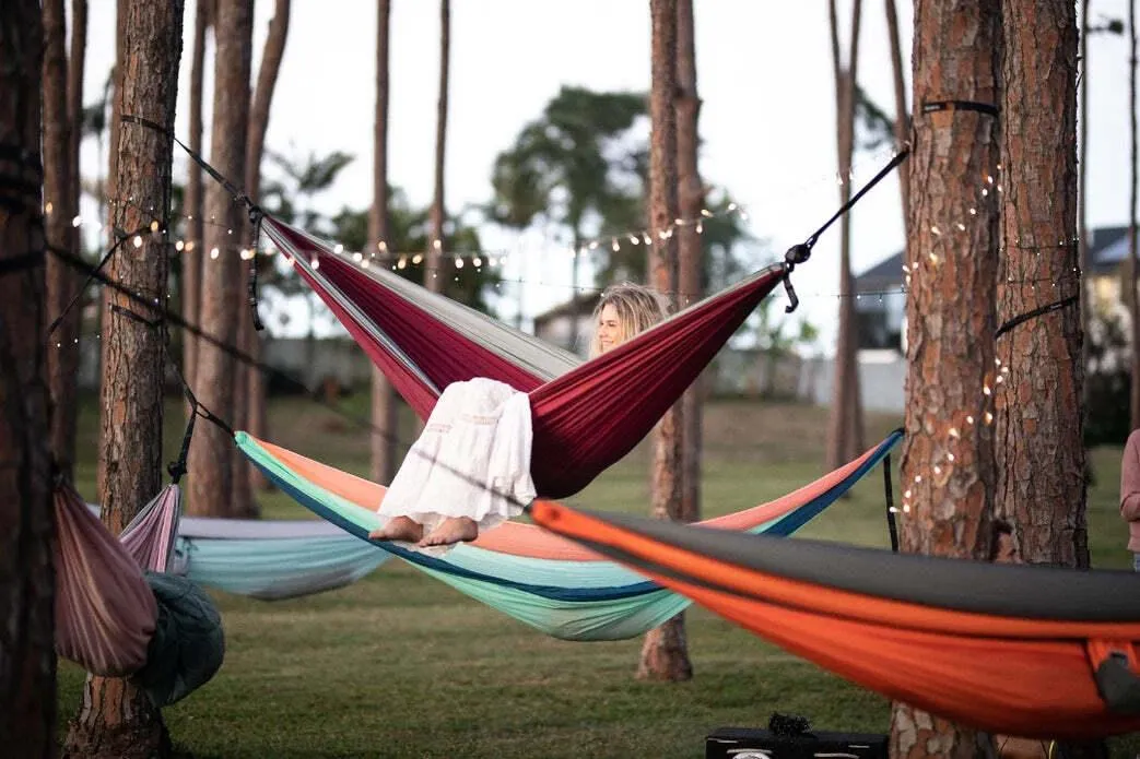 NAKIE MERLOT RED - RECYCLED HAMMOCK WITH STRAPS