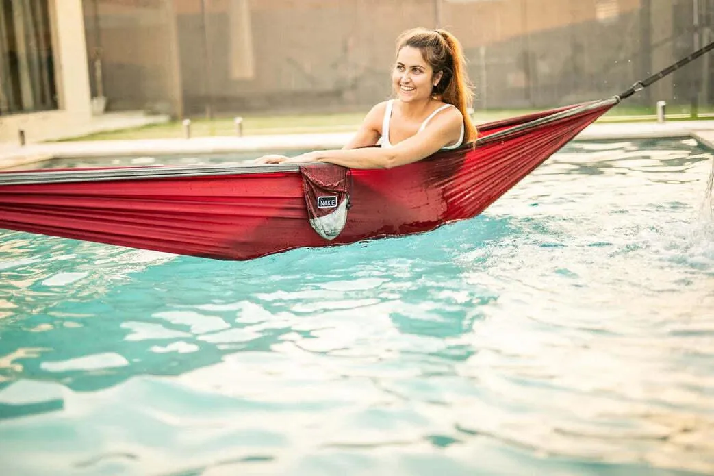 NAKIE MERLOT RED - RECYCLED HAMMOCK WITH STRAPS